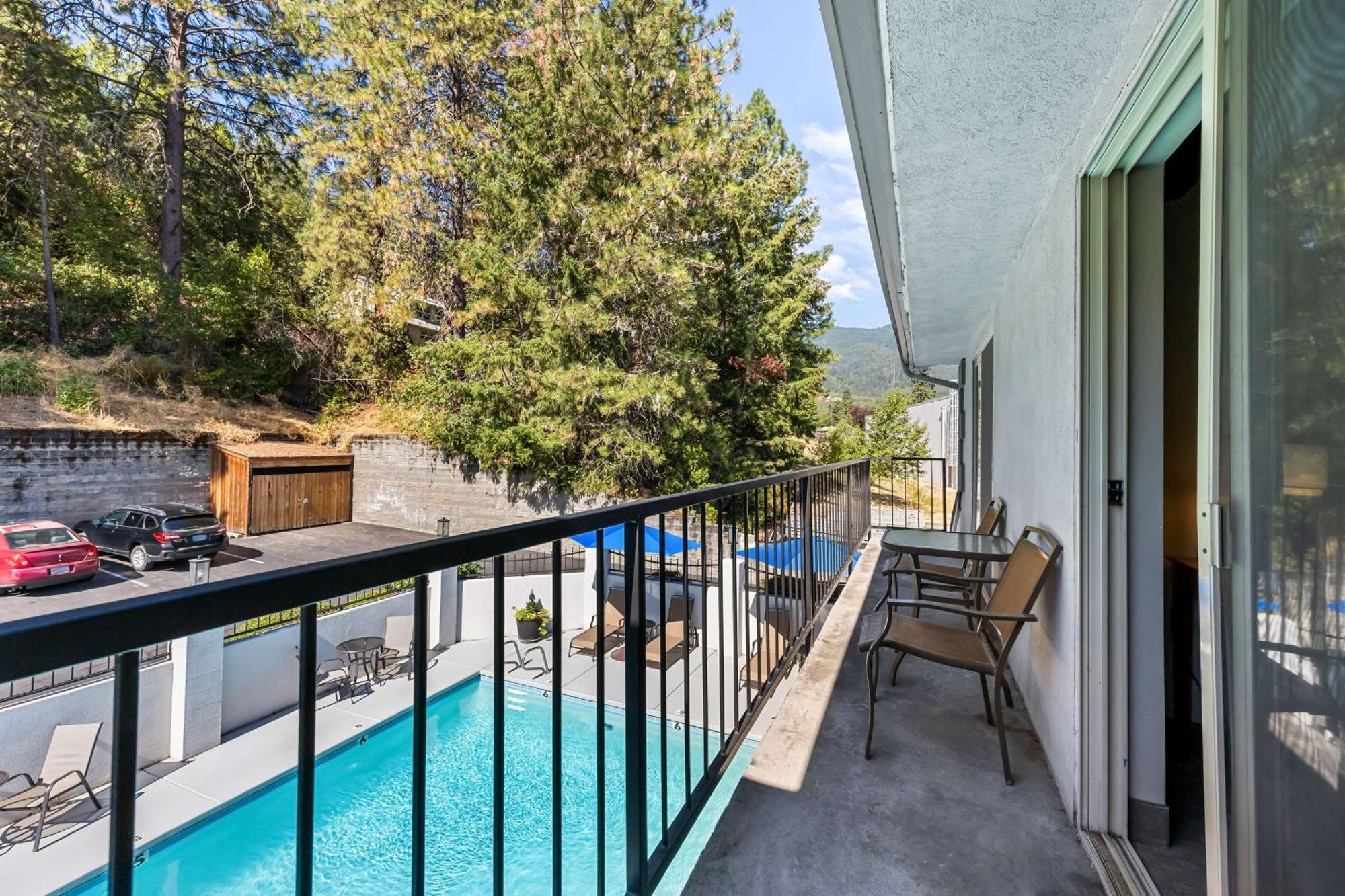 Best Western Inn At The Rogue Rogue River Esterno foto