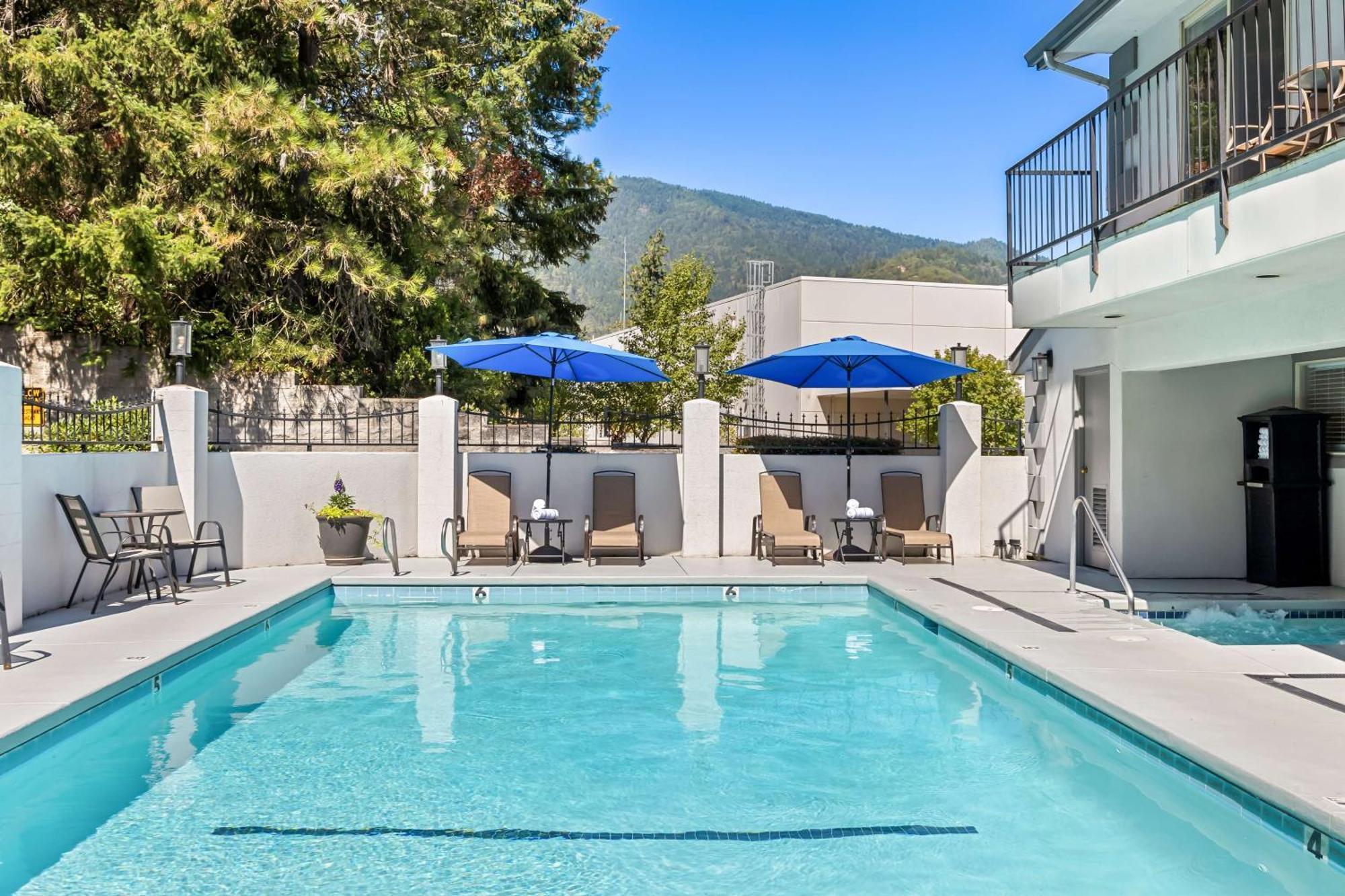 Best Western Inn At The Rogue Rogue River Esterno foto